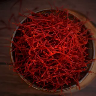 تصویر 1 از زعفران پوشال قلمدار با رشته‌ های درشت و خوش‌ رنگ